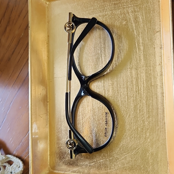 MK4089U 3005 Black and Gold - Picture 3 of 5